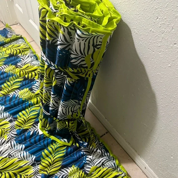 Tropical Leaf Green and Blue Swim Mat - Picture 2 of 9